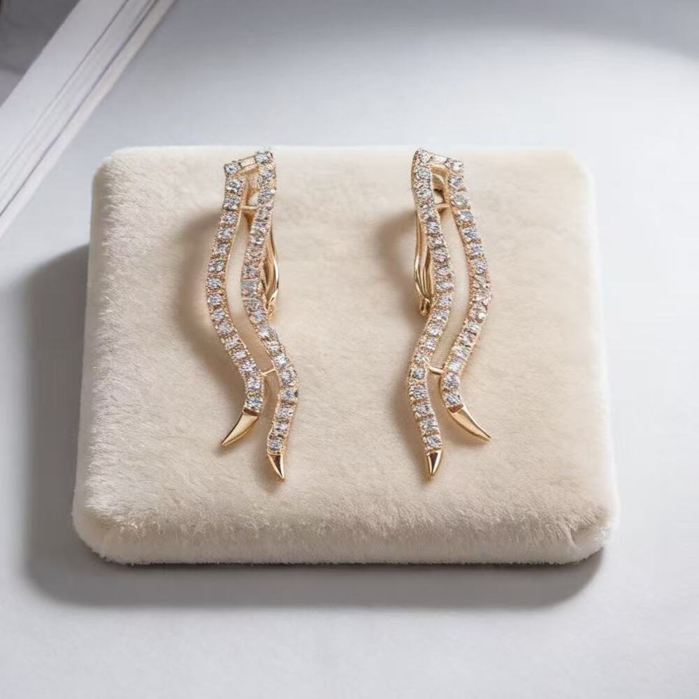 18K Gold Fashionable High-End Hoop Earrings